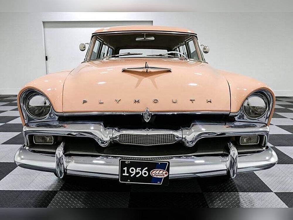 Plymouth-Suburban-sport-1956-custom-1