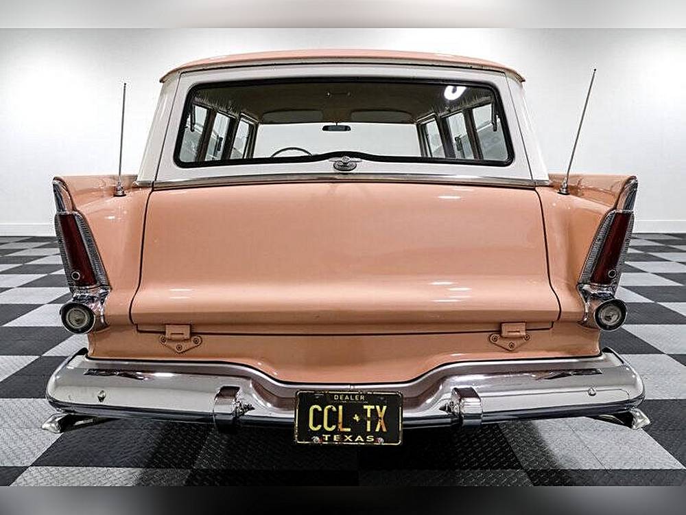 Plymouth-Suburban-sport-1956-custom-5