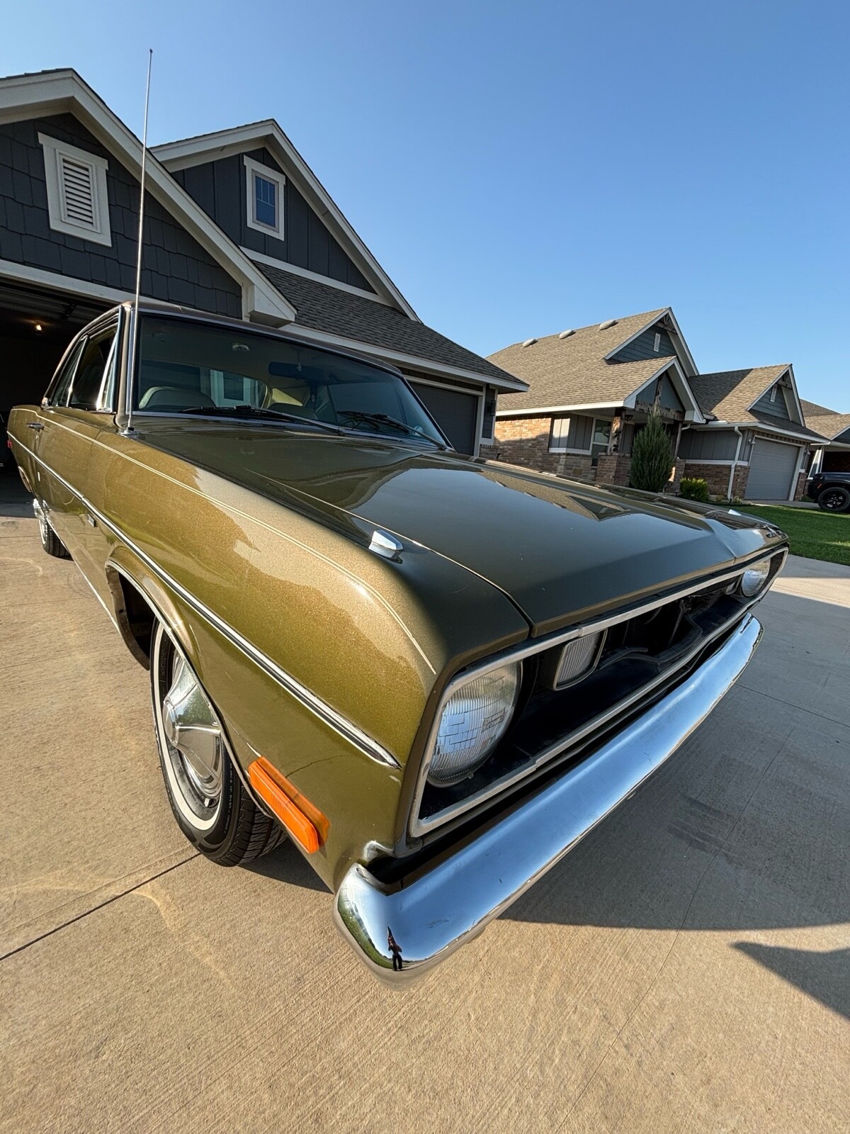 Plymouth-Valiant-1972-Coupe-12