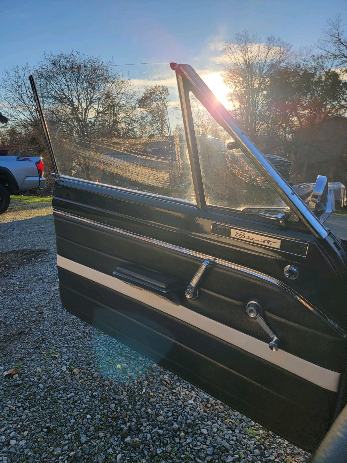 Plymouth-Valiant-Signant-200-1966-Convertible-2