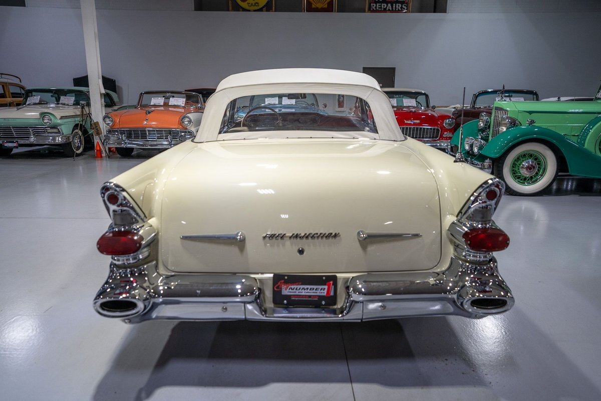 Pontiac-Bonneville-1957-Convertible-33