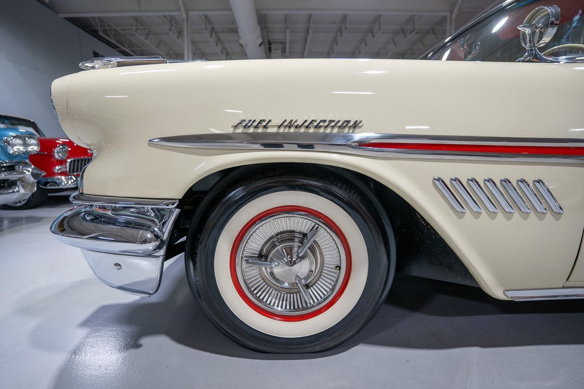 Pontiac-Bonneville-1957-Convertible-36