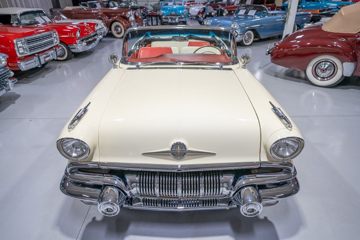 Pontiac-Bonneville-1957-Convertible-5
