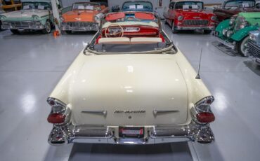 Pontiac-Bonneville-1957-Convertible-9
