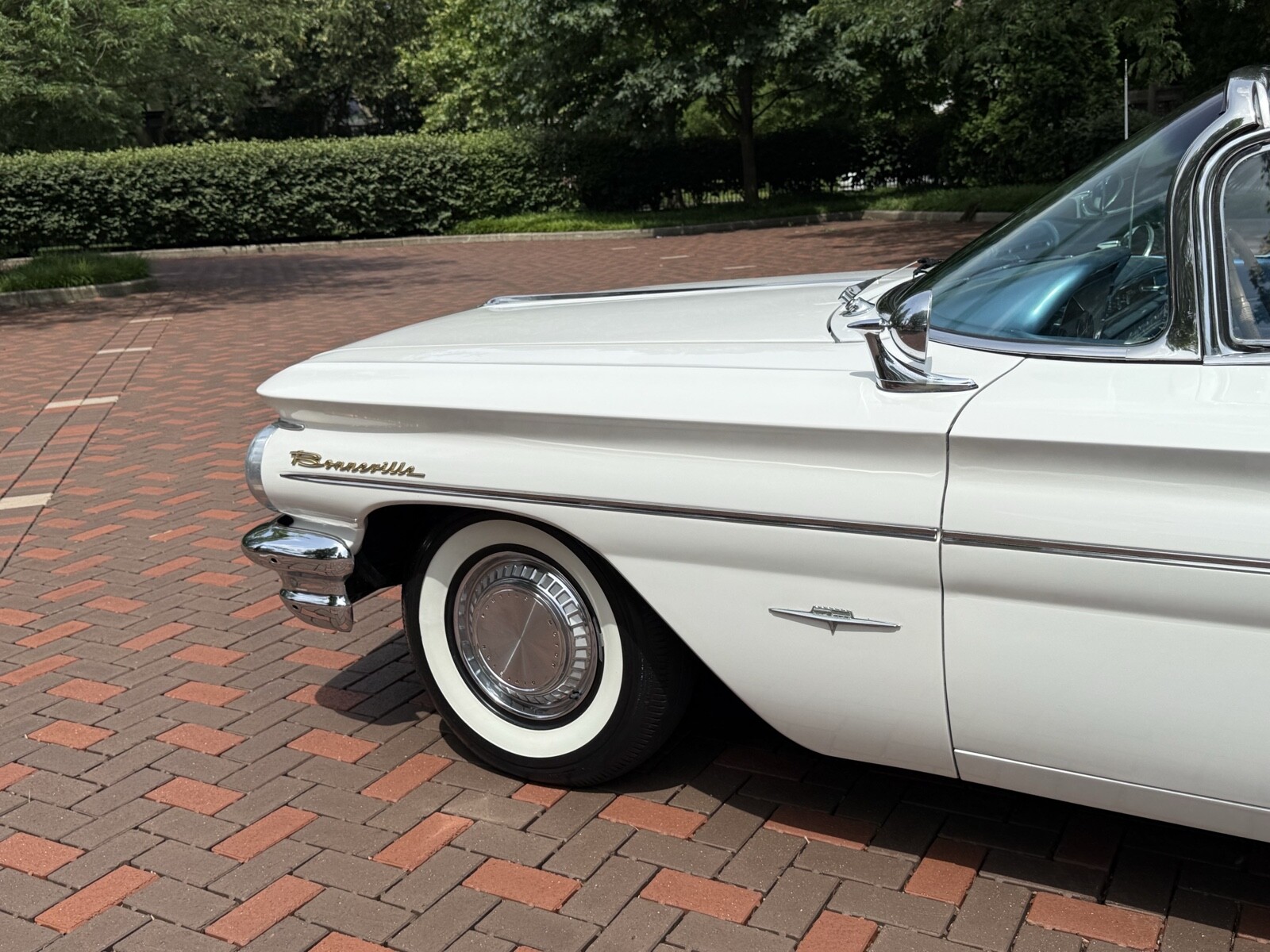 Pontiac-Bonneville-1960-10