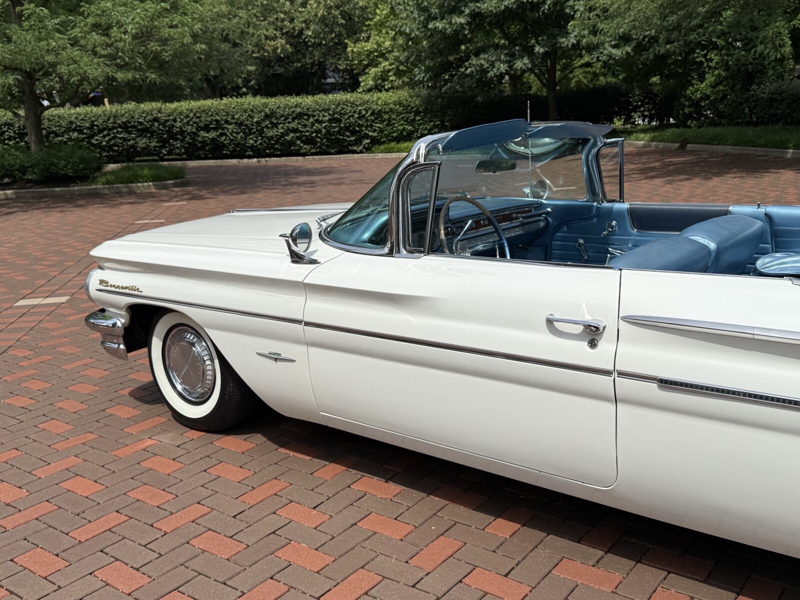 Pontiac-Bonneville-1960-11