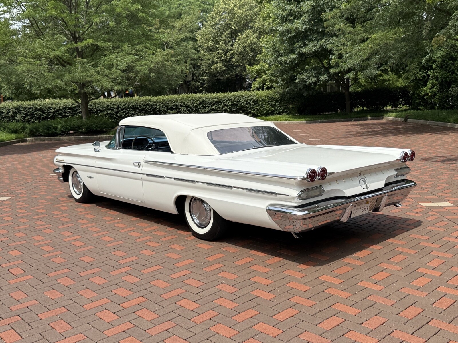 Pontiac-Bonneville-1960-19