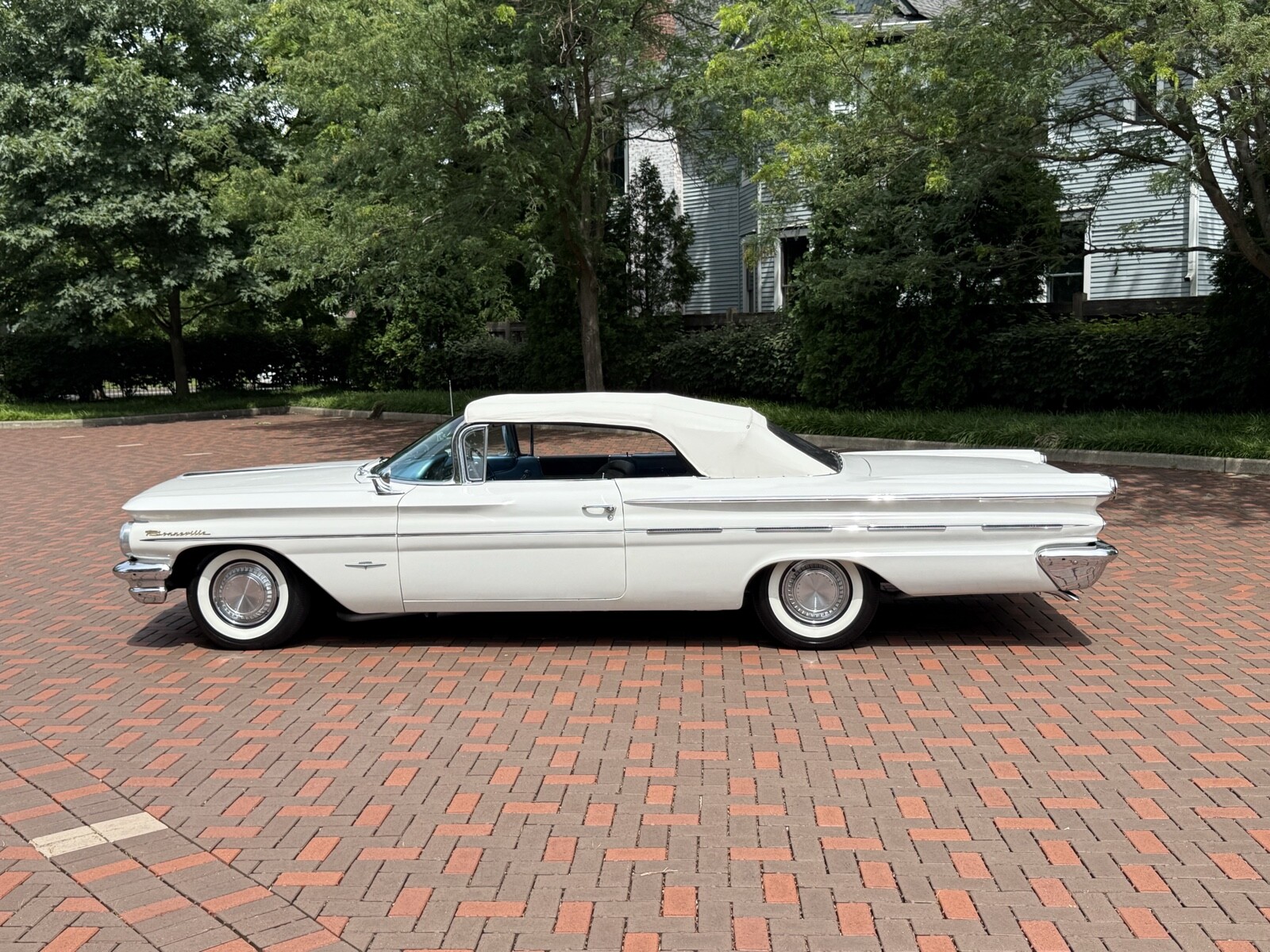 Pontiac-Bonneville-1960-22