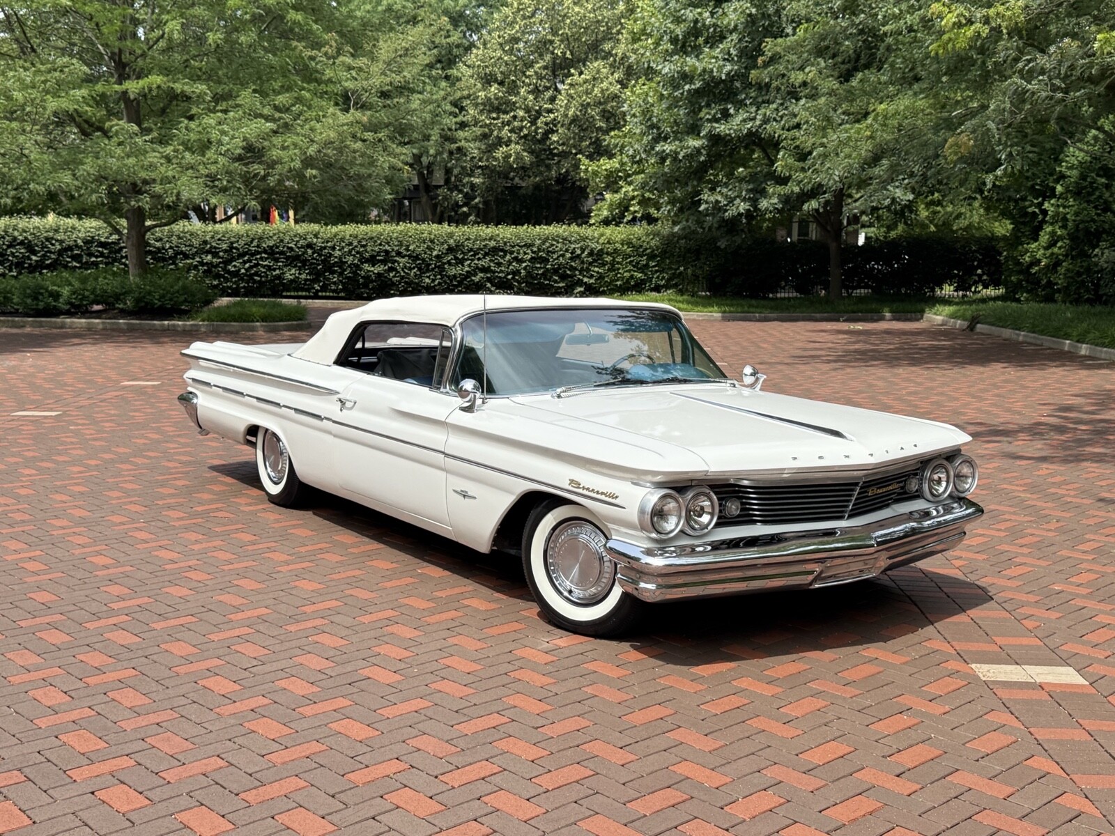 Pontiac-Bonneville-1960-23