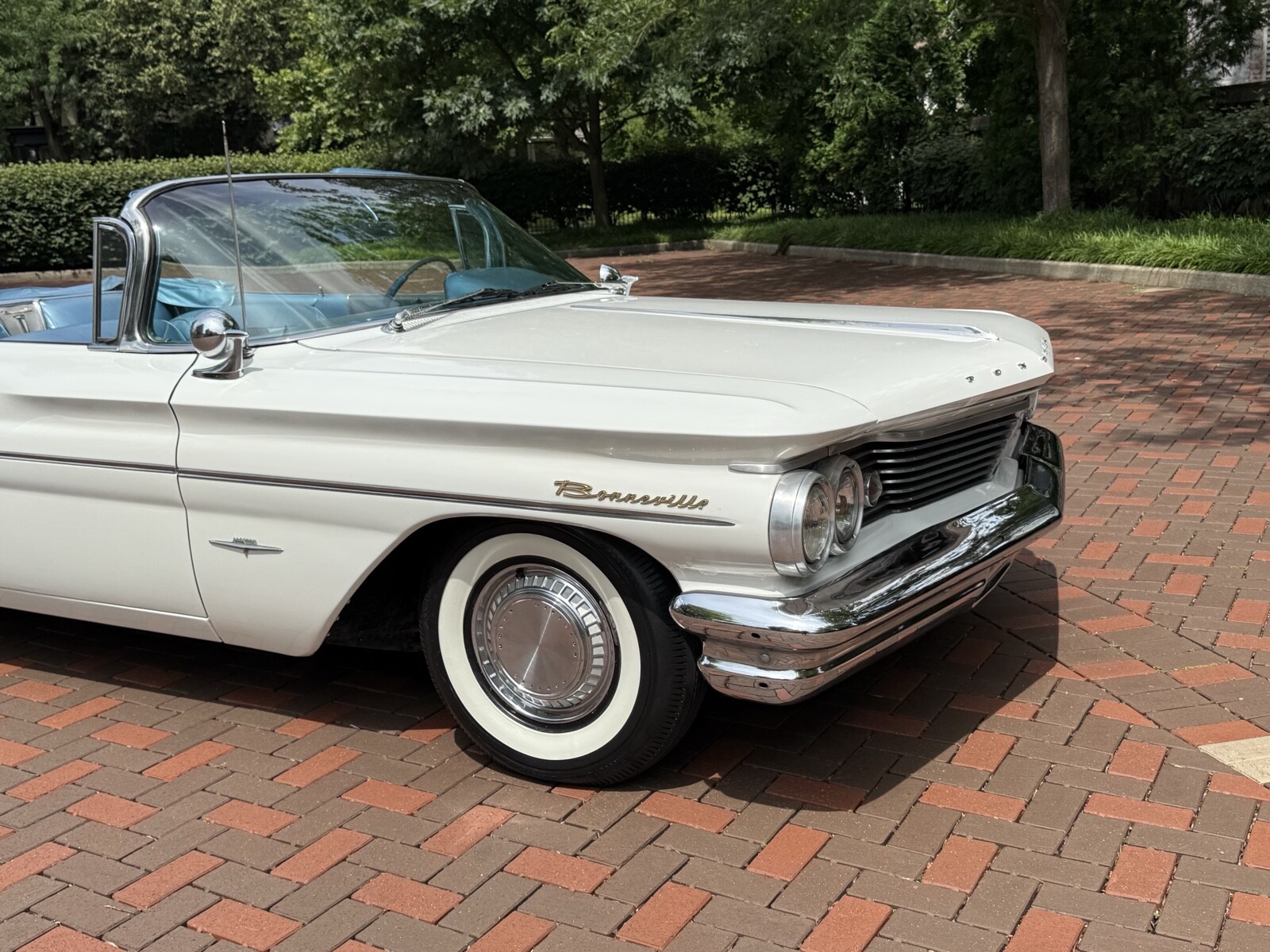 Pontiac-Bonneville-1960-28