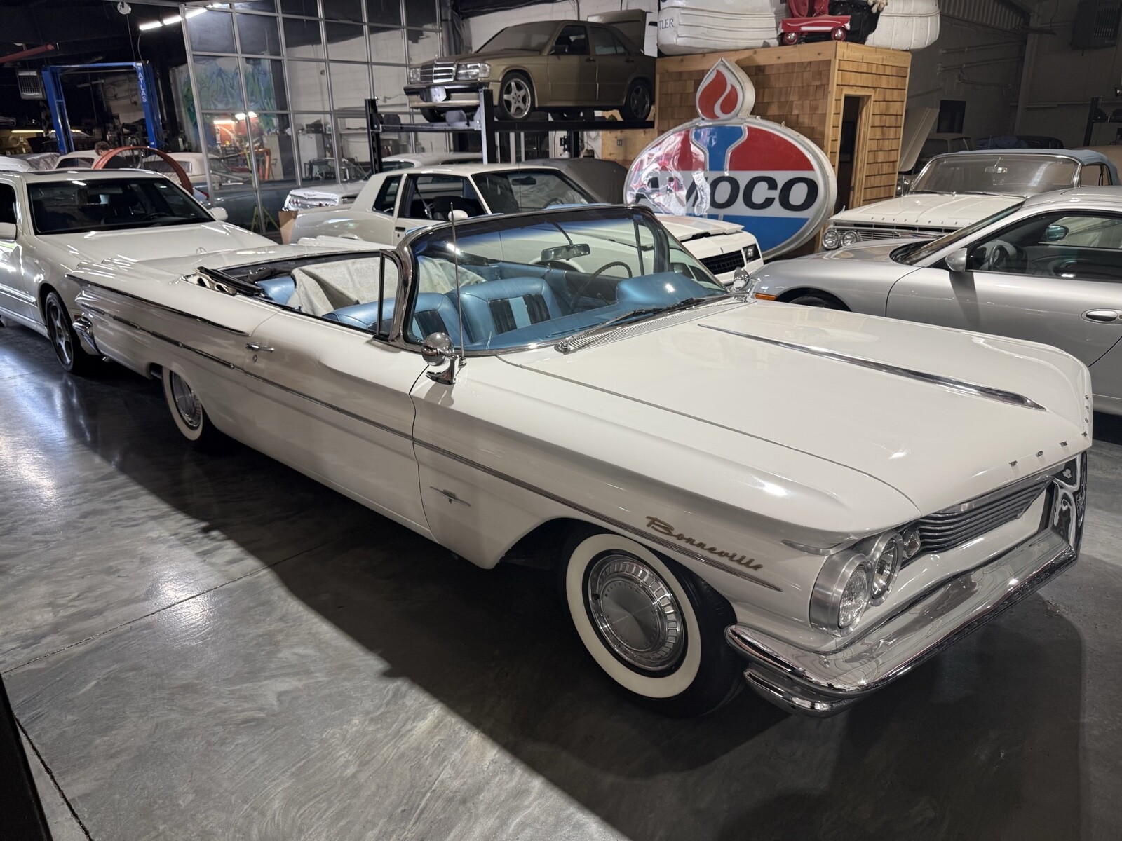 Pontiac-Bonneville-1960-30