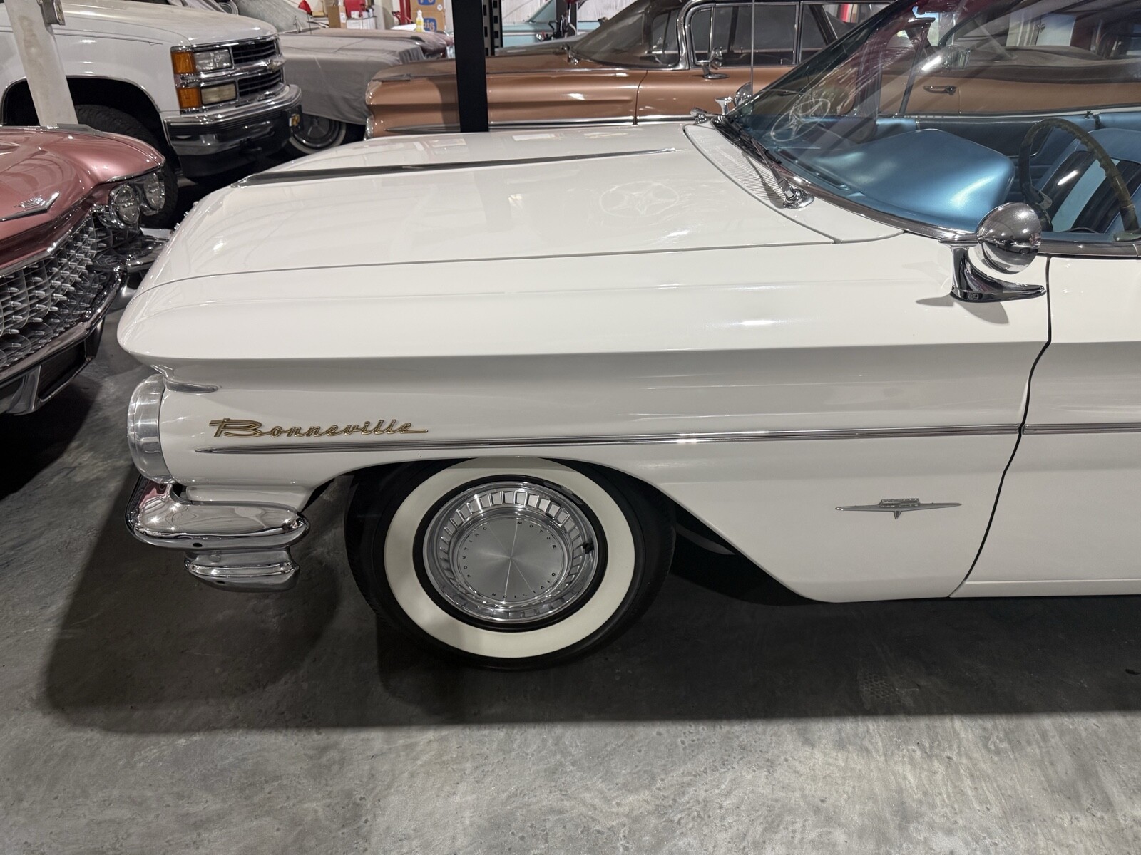 Pontiac-Bonneville-1960-33