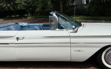 Pontiac-Bonneville-1960-4