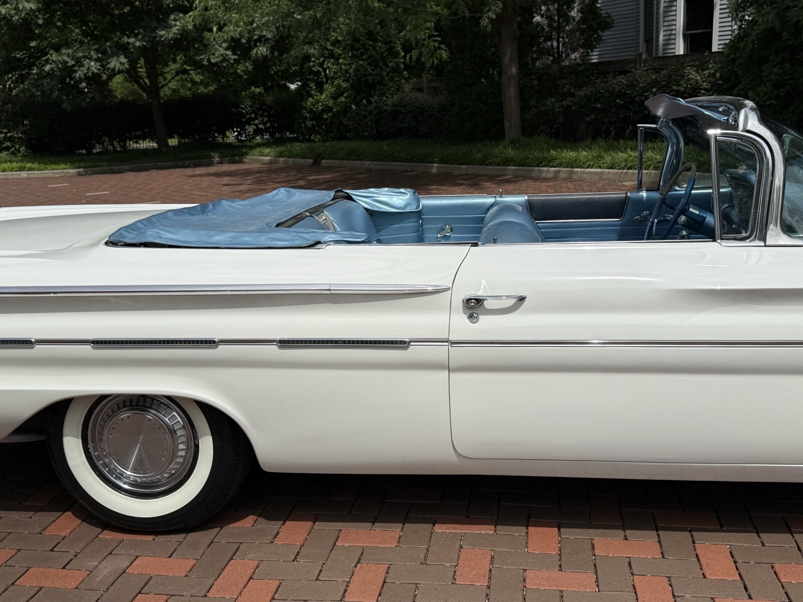 Pontiac-Bonneville-1960-5
