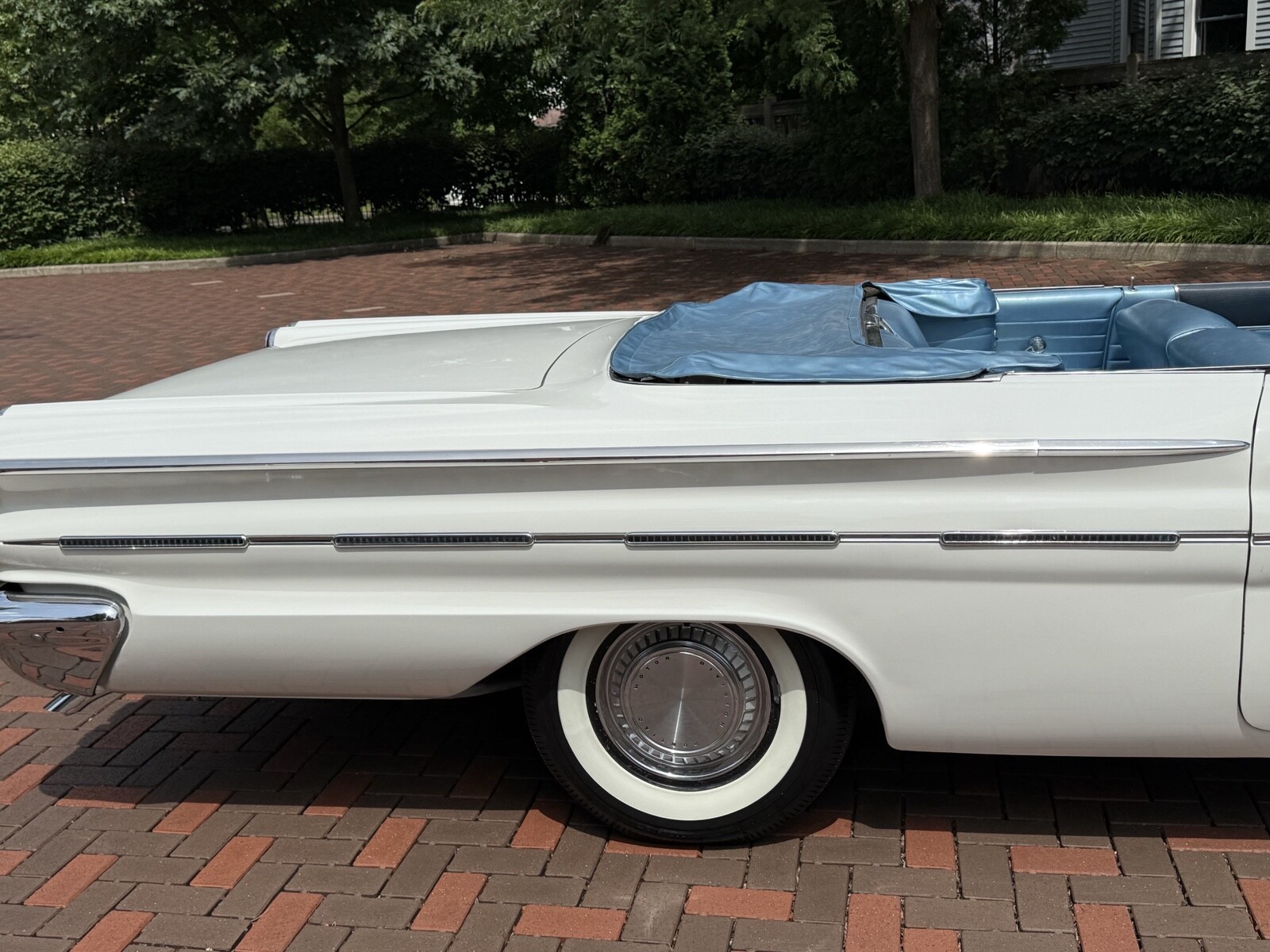 Pontiac-Bonneville-1960-6