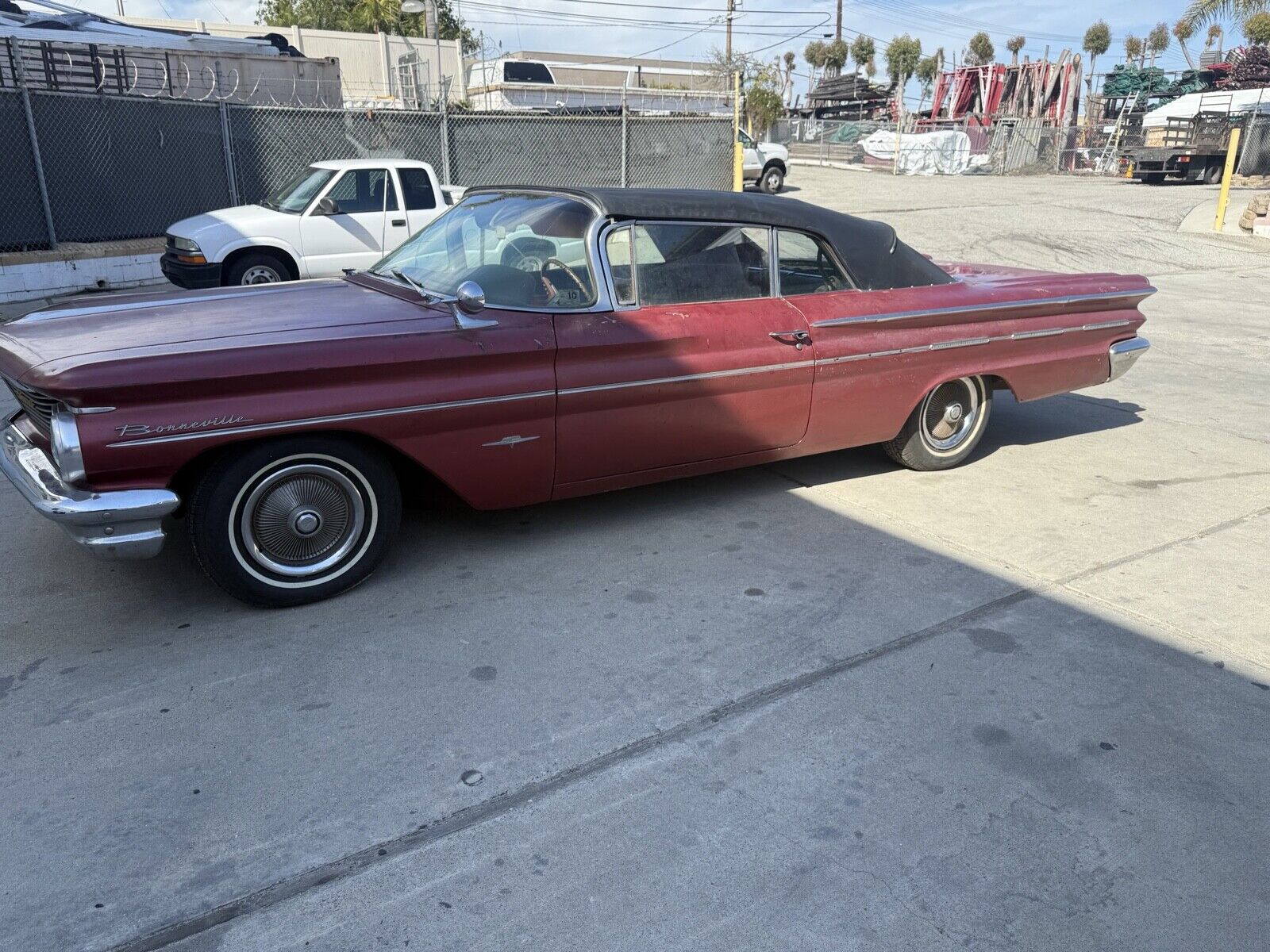 Pontiac-Bonneville-1960-Convertible-2