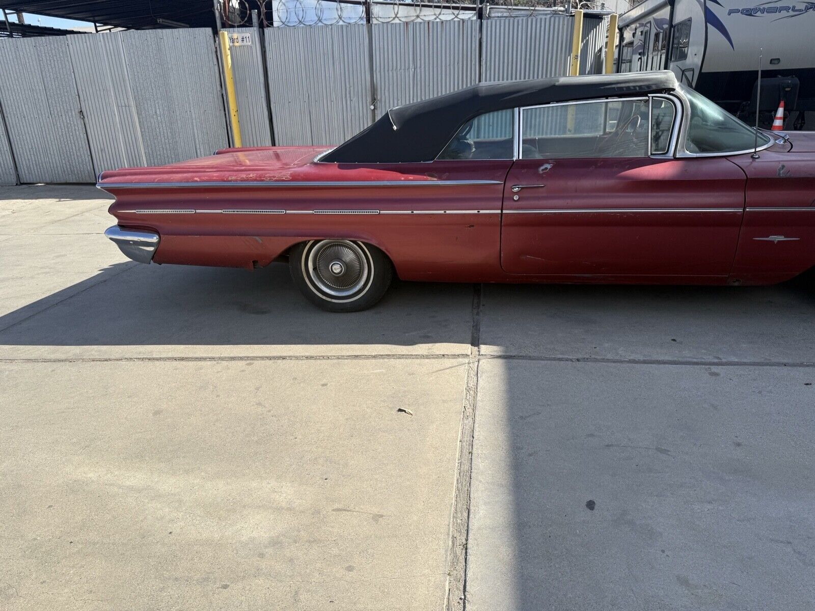 Pontiac-Bonneville-1960-Convertible-3