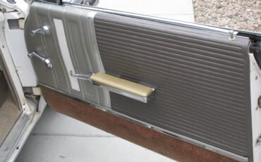 Pontiac-Bonneville-1962-white-21