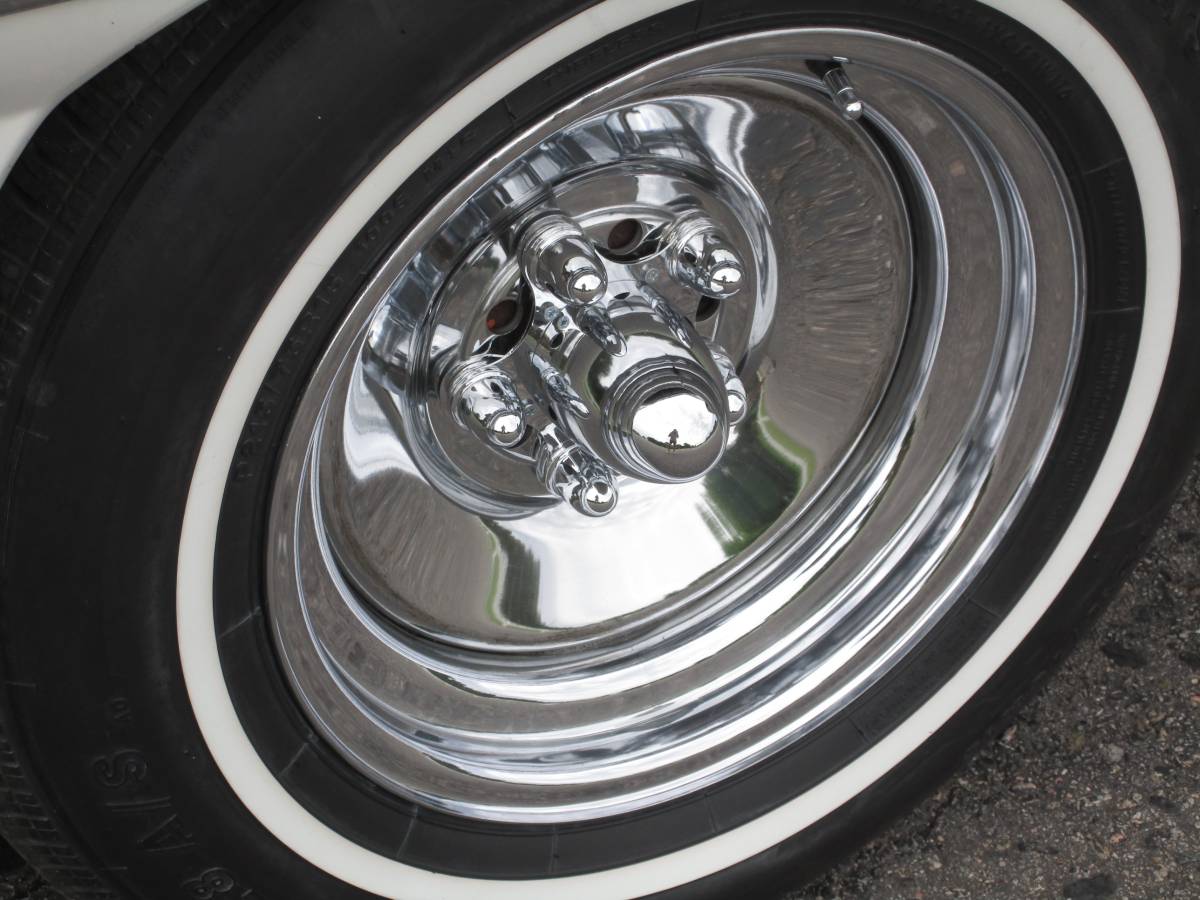 Pontiac-Bonneville-1962-white-6