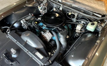 Pontiac-Bonneville-1973-Sedan-13