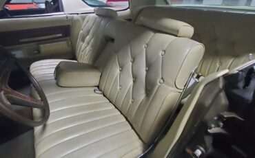Pontiac-Bonneville-1973-Sedan-21