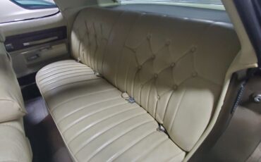 Pontiac-Bonneville-1973-Sedan-22
