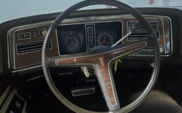 Pontiac-Bonneville-1973-Sedan-24