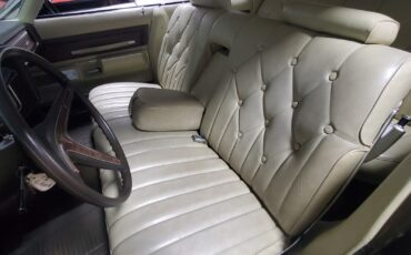Pontiac-Bonneville-1973-Sedan-25