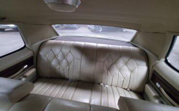 Pontiac-Bonneville-1973-Sedan-27