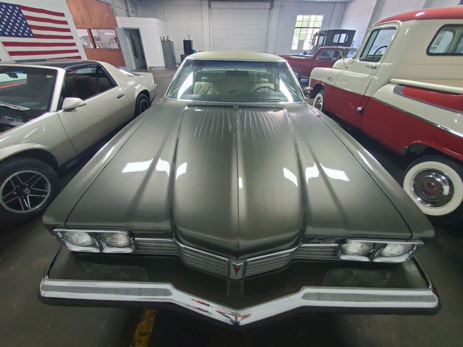 Pontiac Bonneville 1973 Sedan