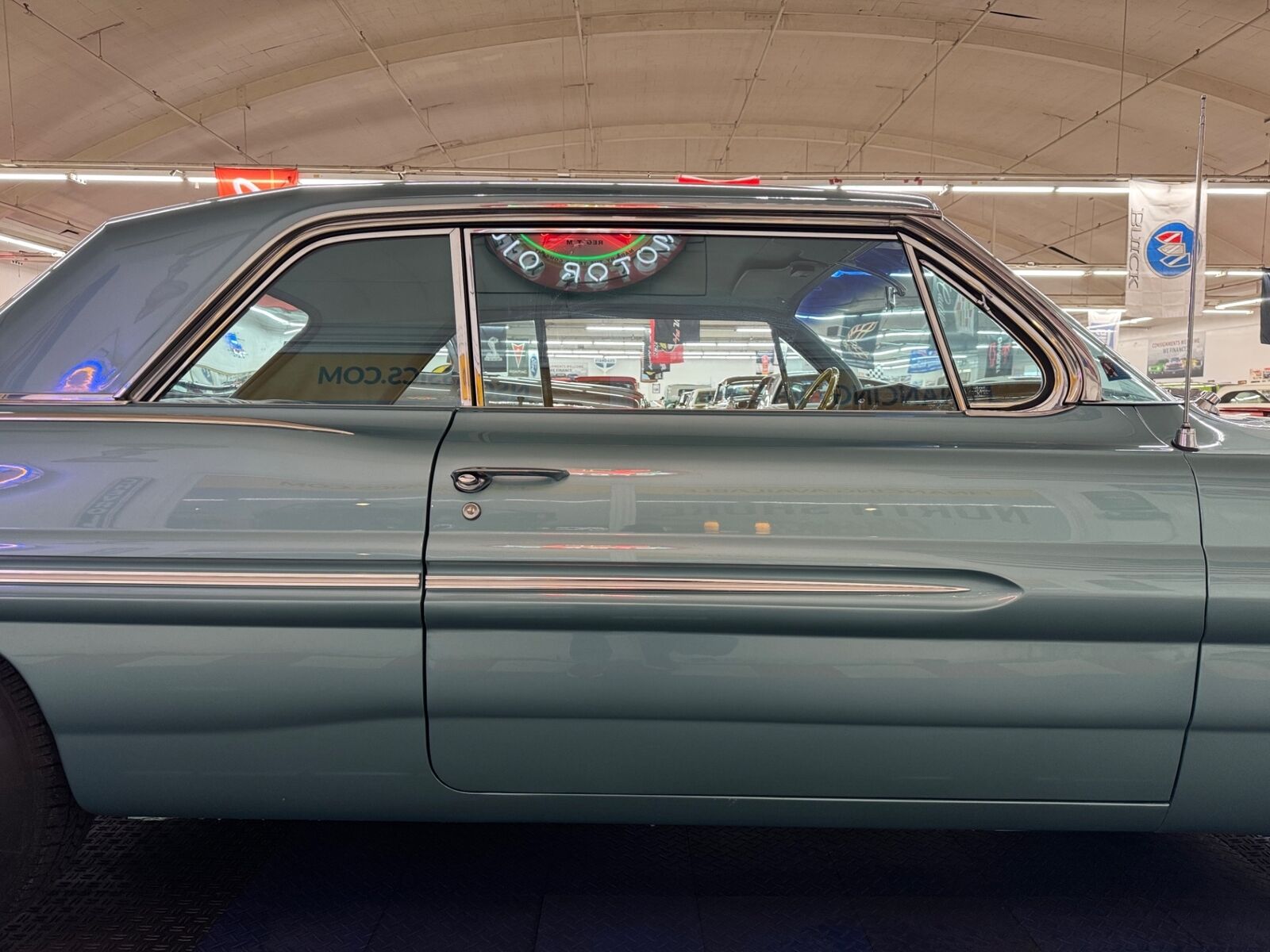 Pontiac-Catalina-1962-2-Door-27
