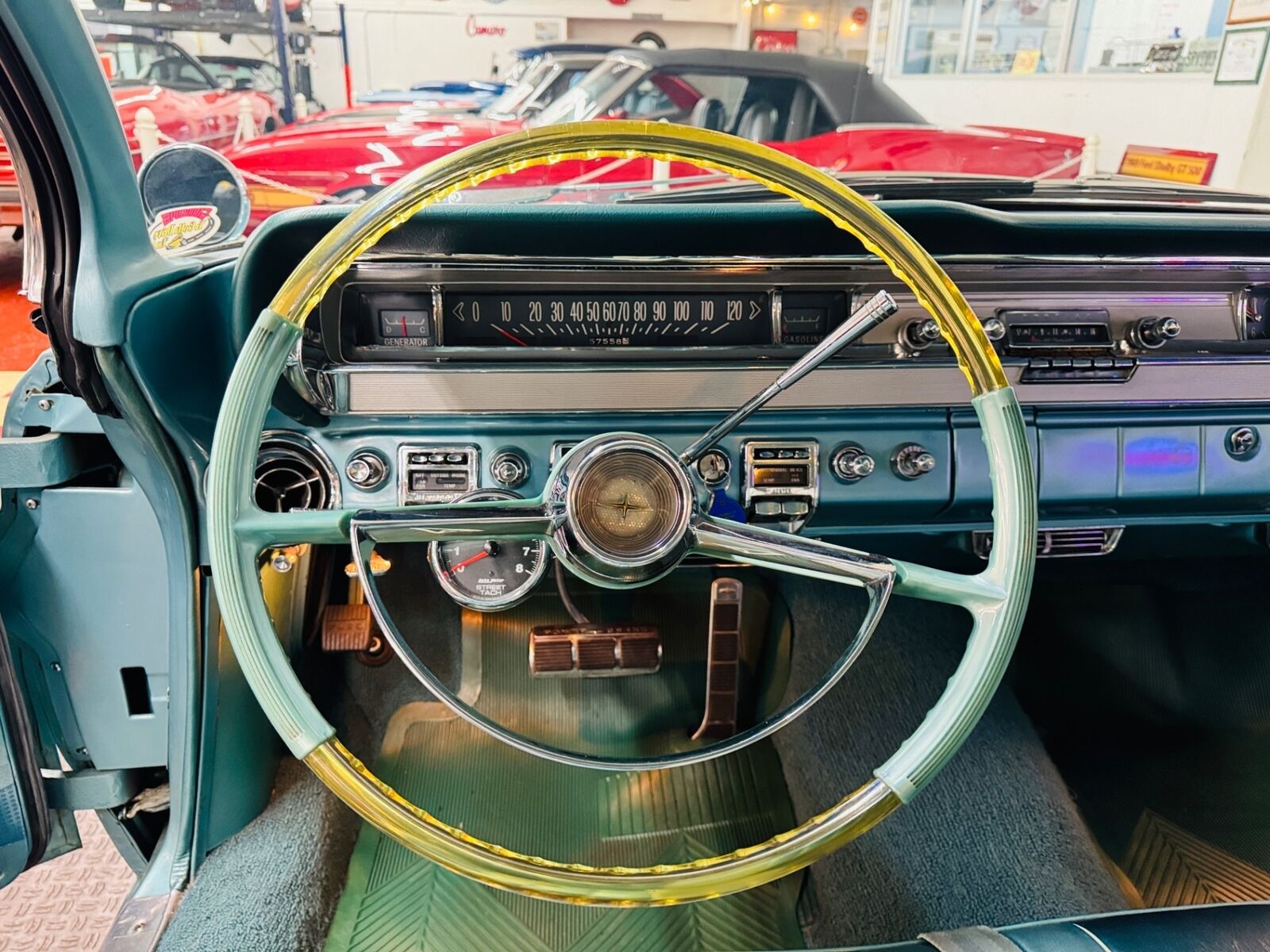 Pontiac-Catalina-1962-2-Door-35