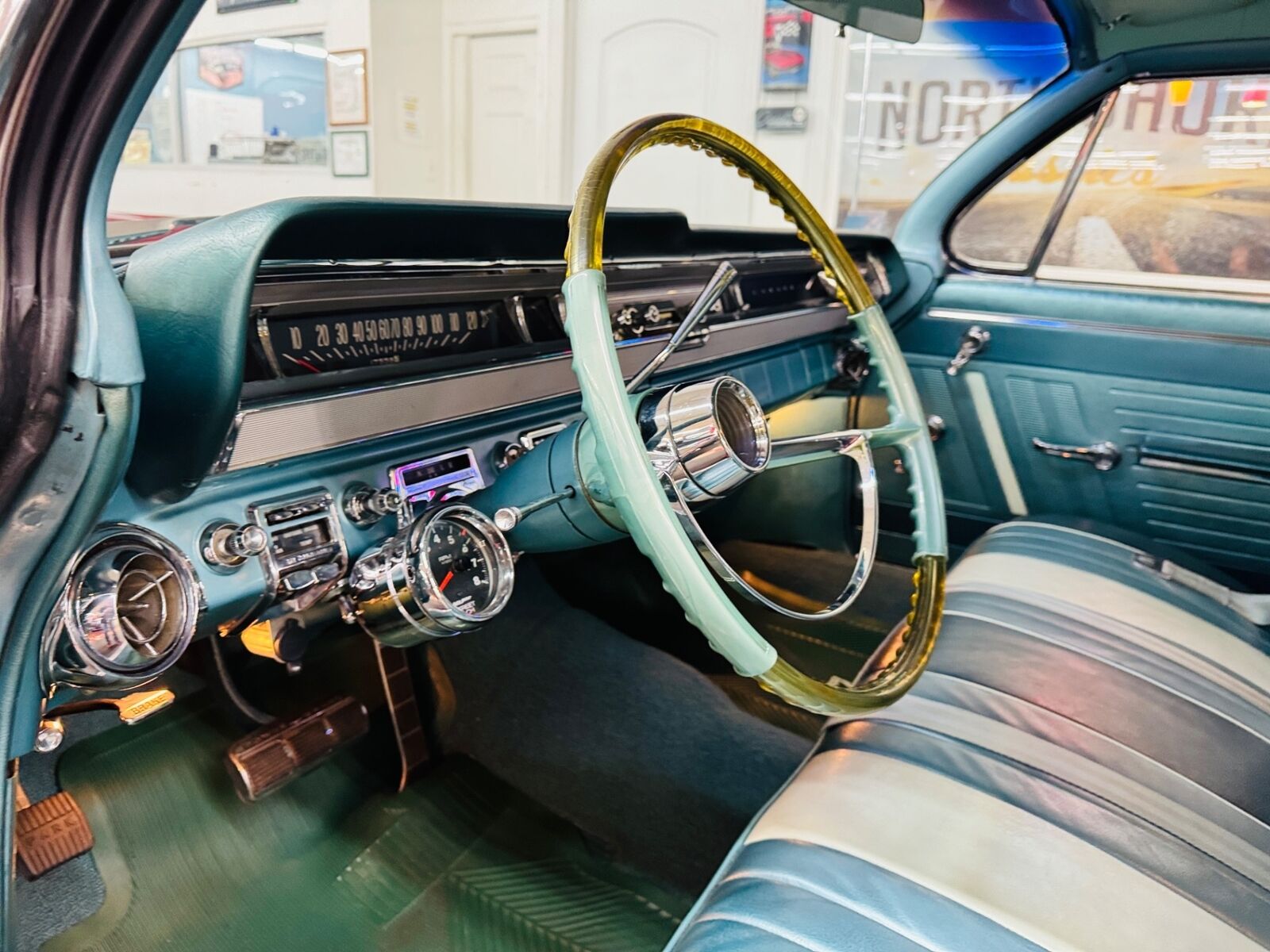 Pontiac-Catalina-1962-2-Door-37