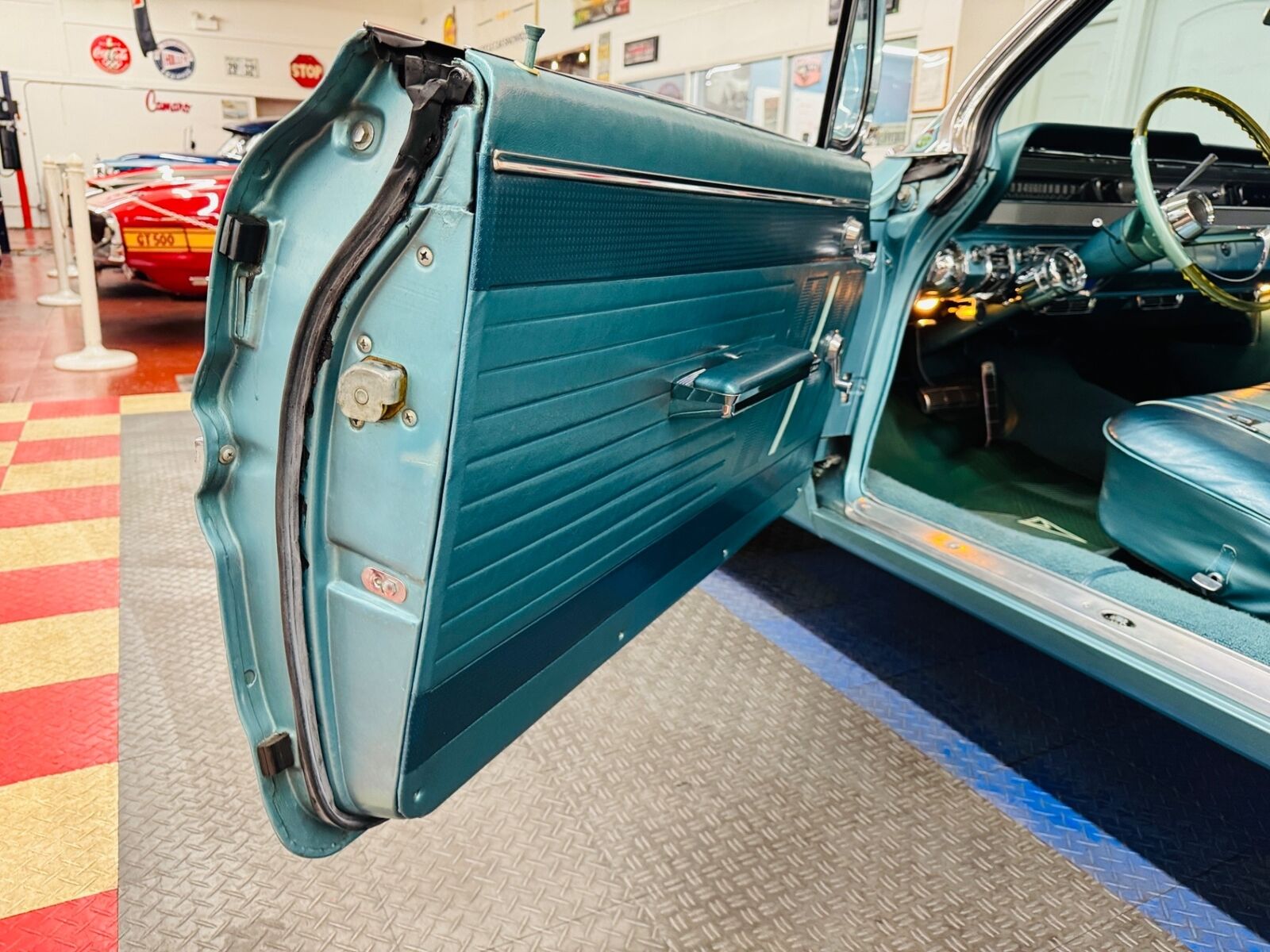 Pontiac-Catalina-1962-2-Door-39