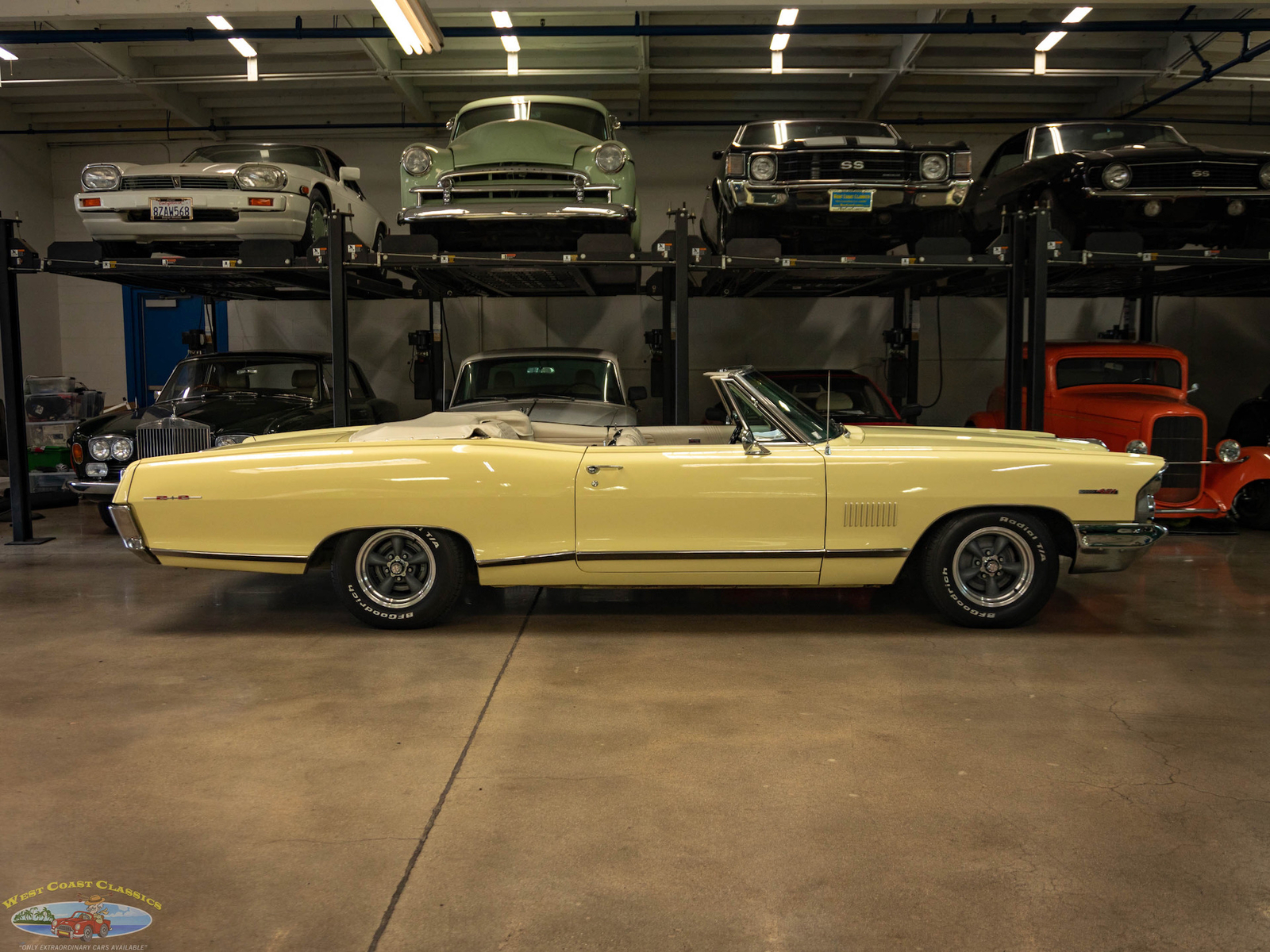Pontiac-Catalina-22-421CID338HP-V8-1965-2-Door-Convertible-2