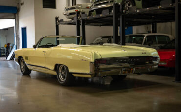 Pontiac-Catalina-22-421CID338HP-V8-1965-2-Door-Convertible-20