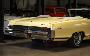 Pontiac-Catalina-22-421CID338HP-V8-1965-2-Door-Convertible-24