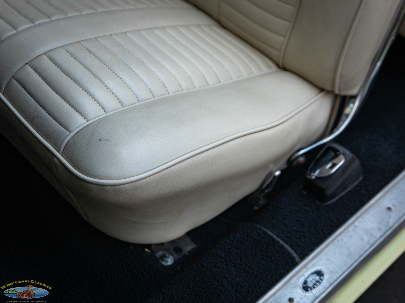 Pontiac-Catalina-22-421CID338HP-V8-1965-2-Door-Convertible-27