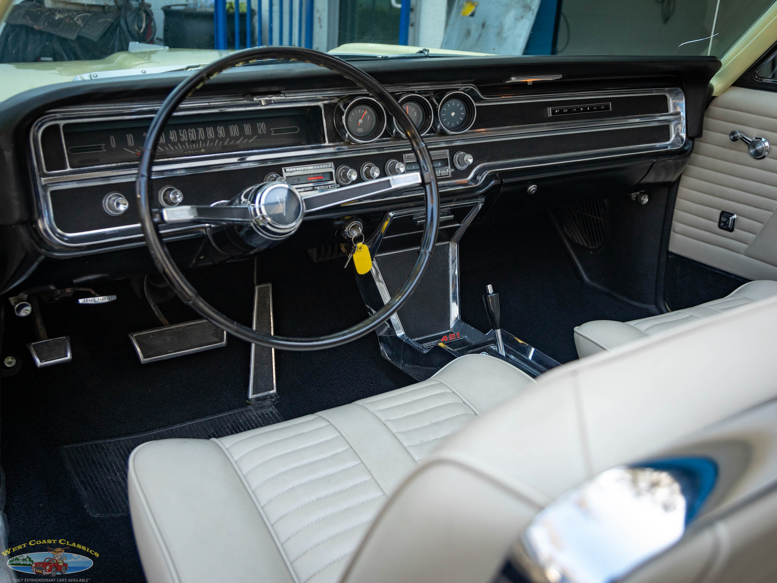 Pontiac-Catalina-22-421CID338HP-V8-1965-2-Door-Convertible-31
