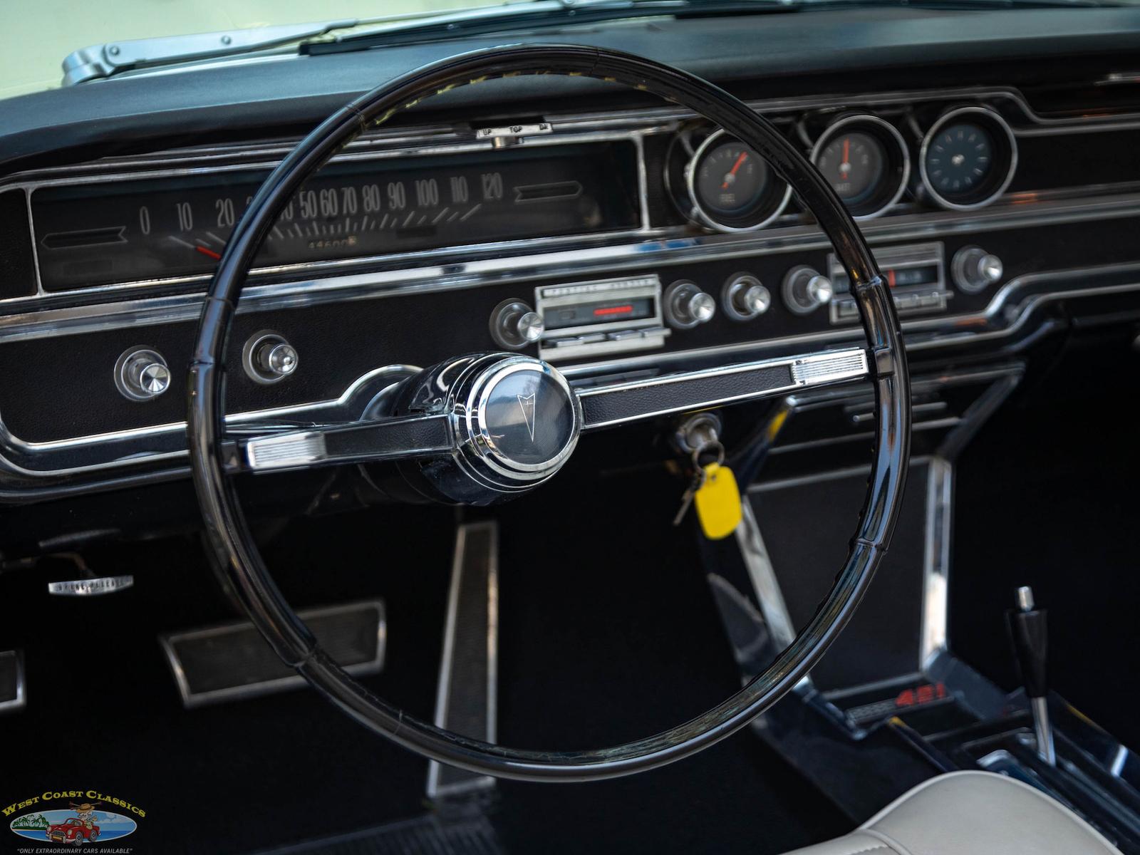 Pontiac-Catalina-22-421CID338HP-V8-1965-2-Door-Convertible-32