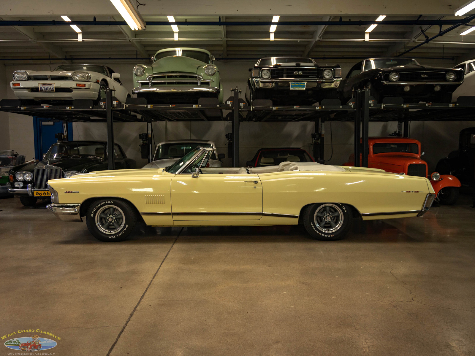 Pontiac-Catalina-22-421CID338HP-V8-1965-2-Door-Convertible-5