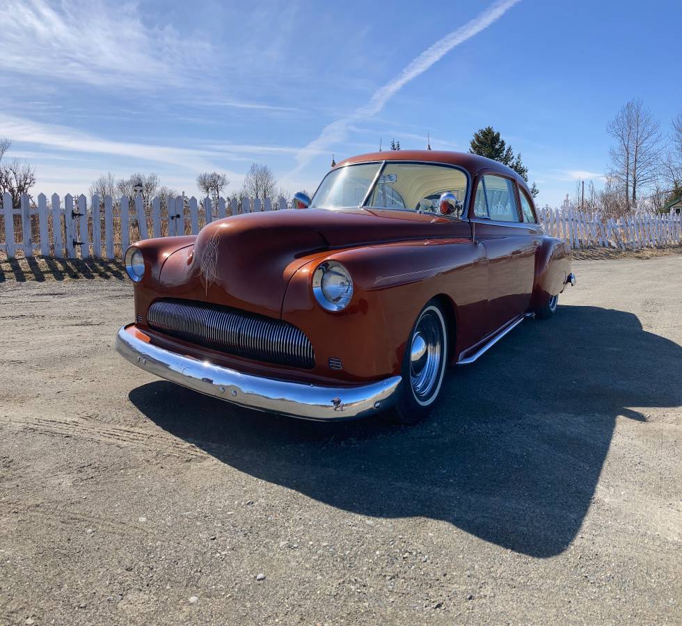 Pontiac-Chieftain-1952-custom-13