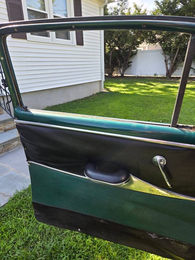 Pontiac-Fastback-coupe-1951-green-8