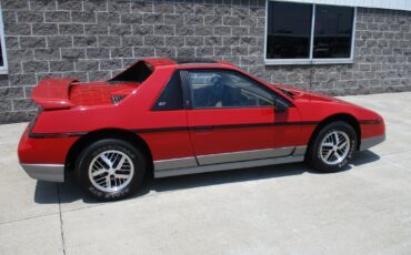 Pontiac-Fiero-1985-11