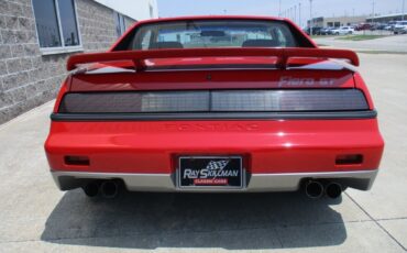Pontiac-Fiero-1985-16