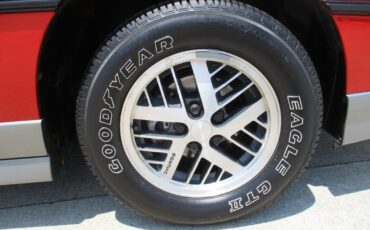 Pontiac-Fiero-1985-24