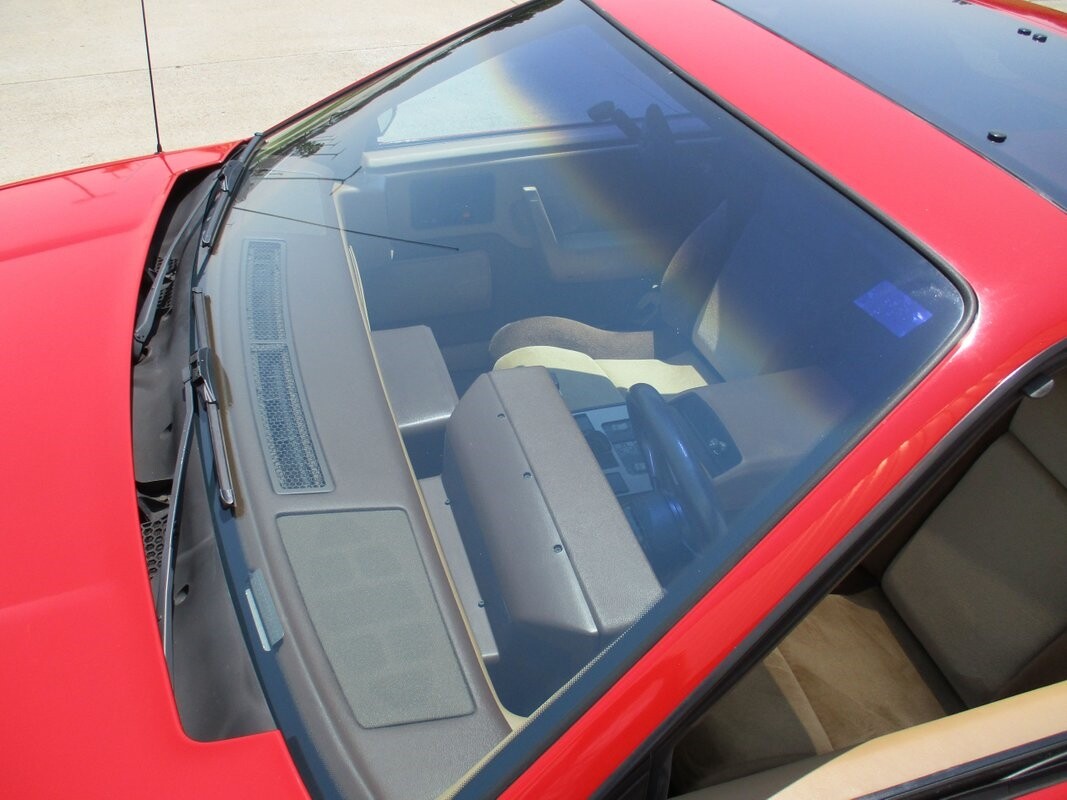 Pontiac-Fiero-1985-30