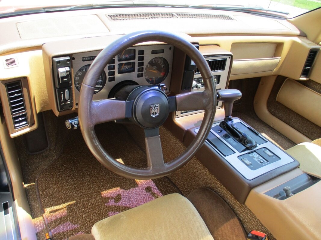 Pontiac-Fiero-1985-34