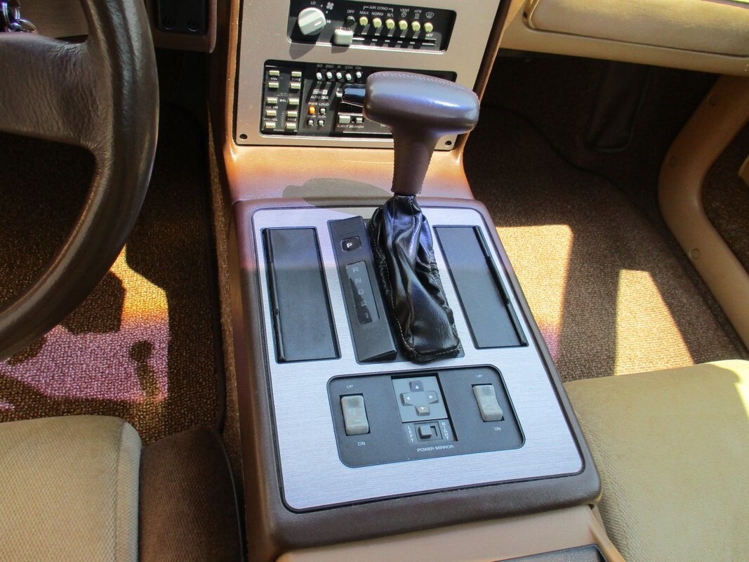Pontiac-Fiero-1985-35