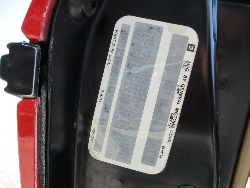 Pontiac-Fiero-1985-36